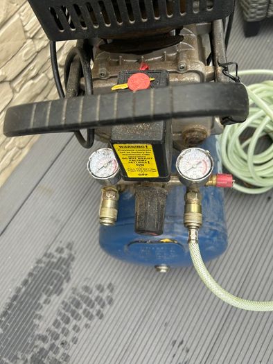 Air compressor
