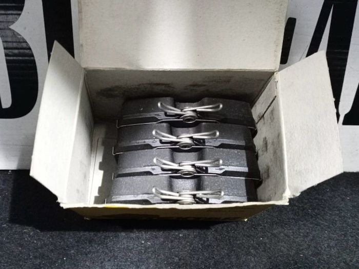 Mercedes-Benz 190 W201 Front Brake Pads TEXTAR T298 FF 2105517911814 (A10207)