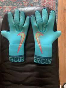 Nike goalkeeper gloves blue
