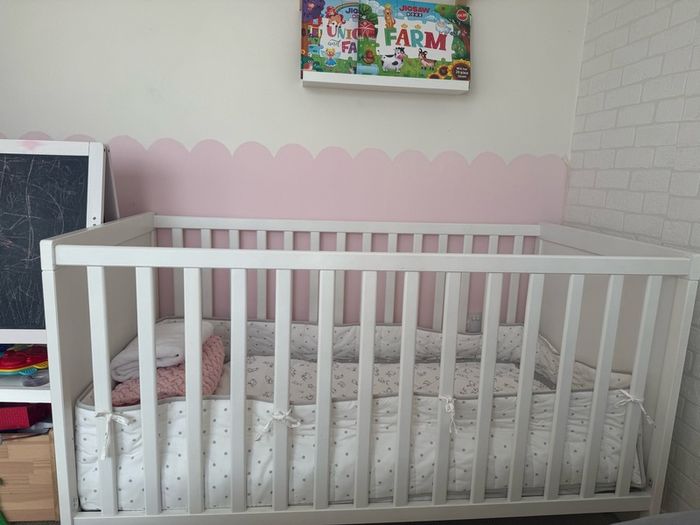 baby cot