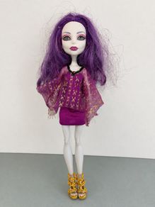 Monster High 13 Wishes Spectra Vondergeist Party Lounge Doll - Mattel 2008 First Generation