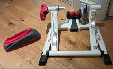 Elite Fluid Indoor Trainer and Wheel Support