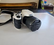 Fujifilm Finepix S8200 digital camera