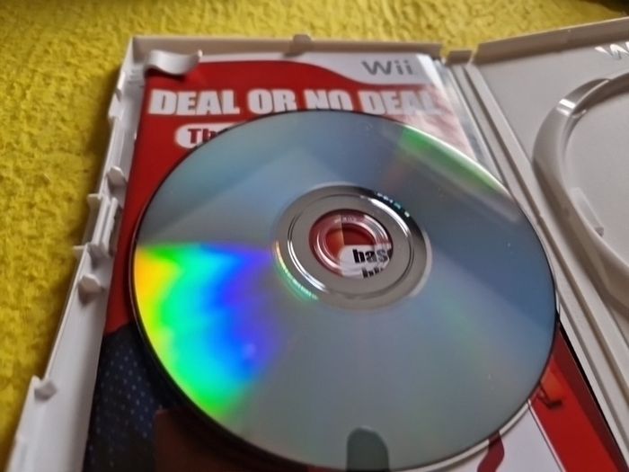 Deal or No Deal The Banker is Back Nintendo Wii Games Original