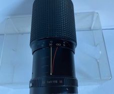 Tokina RMC 70-210mm f/3.5 Zoom Lens