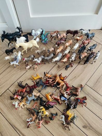 toy horses