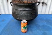 Very heavy metal skillet pot