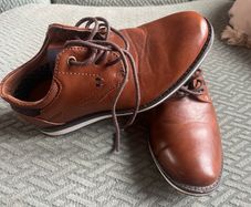 boys tan shoes