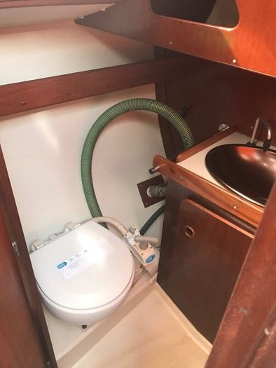 Jeanneau 27 Sailboat