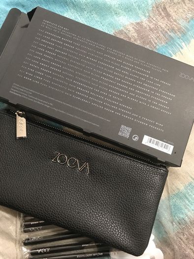 brand new 100% genuine Zoeva complete eye set 12 brushes + clutch