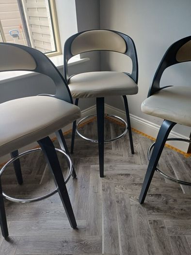 Kitchen breakfast bar stools