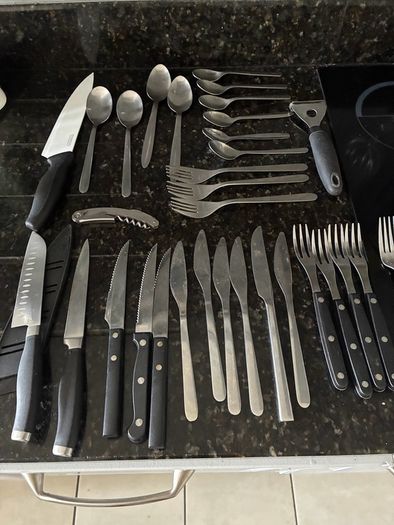 Cutlery collection (32 items)