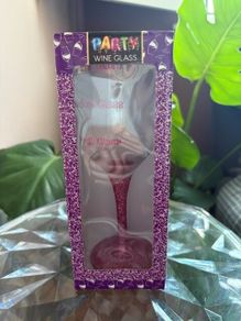 Novelty "Mum's Glass" Glitter Wine Glass Gift