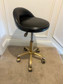 beauty chair
