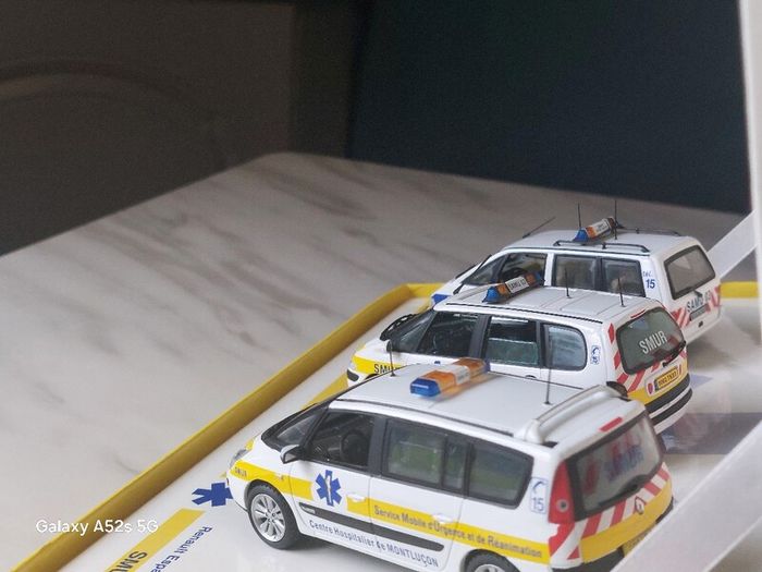 Universal Hobbies 1:43 Renault Espace French Emergency SMUR Set (3 Cars, Boxed)