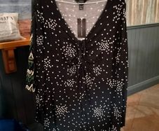 New look black Dress with white star pattern and v neck. New with tags.
