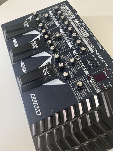 Boss Me50b multi effects bass pedal