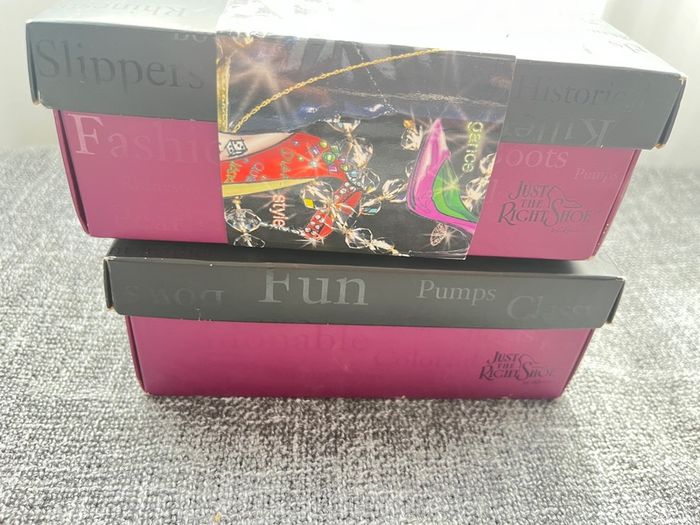 2 Raine "Just the Right Shoe" collectible figurine,