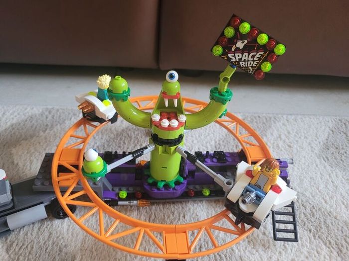 Original Lego City 60313 Space Ride Amusement Truck