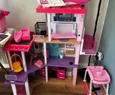 barbie dream house + accessories