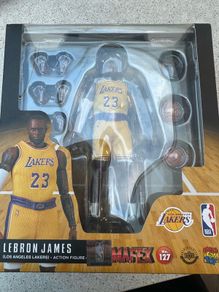 LEBRON JAMES Collectable figure