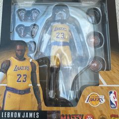 LEBRON JAMES Collectable figure