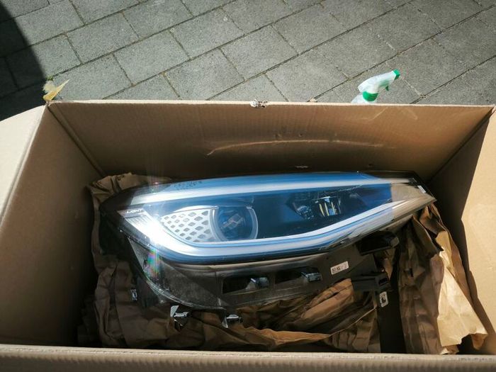 ID 4 Drivers side Matrix IQ headlight