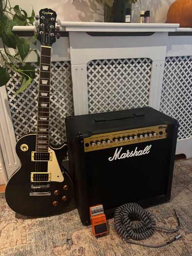 Epiphone Les Paul Standard& Marshall 50W Amp Setup + boss D-1X