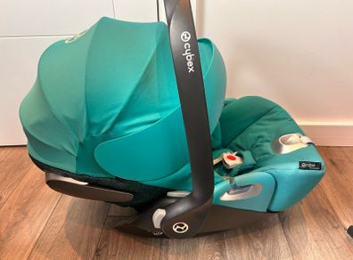 Cybex cloud z with rotating isofix
