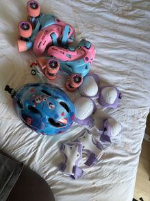 Kids Roller Skates + Full Protective Gear + Frozen Helmet
