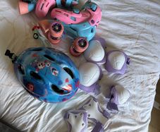 Kids Roller Skates + Full Protective Gear + Frozen Helmet