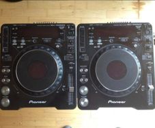 Pioneer DJ gear (decks mixer and flight case)