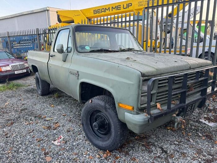 Chevrolet  m1008 army