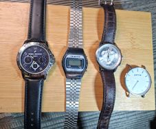 Watch Lot 4 watches Untested