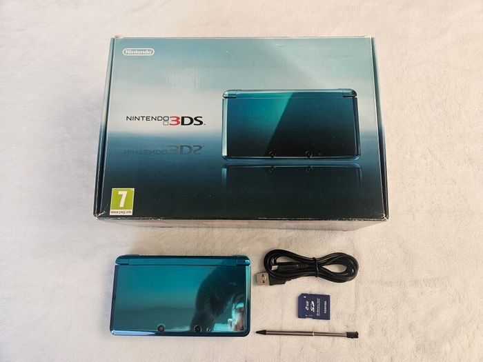 Boxed Nintendo 3DS aqua blue