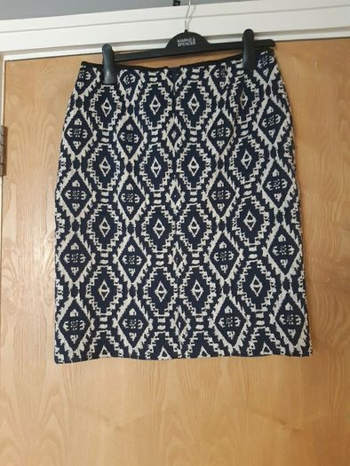 M&S Monochrome Patterened A Line Skirt. S.14.