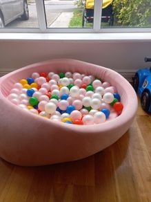 Baby ball pit