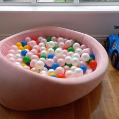 Baby ball pit
