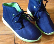 BNWOT Lightweight Navy Shoes Size 1 (33)