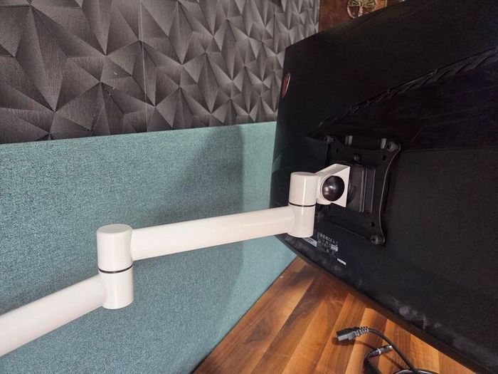 Heavy duty dual monitor arms