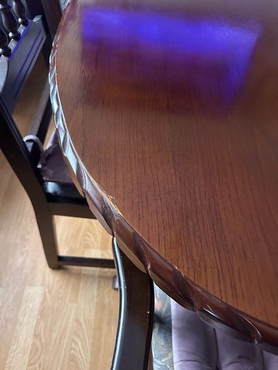 Traditional Dining Table & 6 Matching Chairs