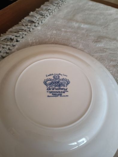 WH Grindlay & Co - English Country Inns.