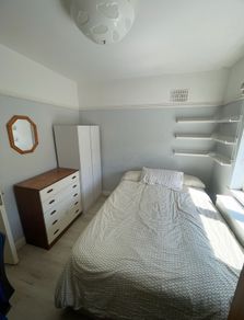 Double bed and all itens together- Bedroom Furniture - Collection 24th May