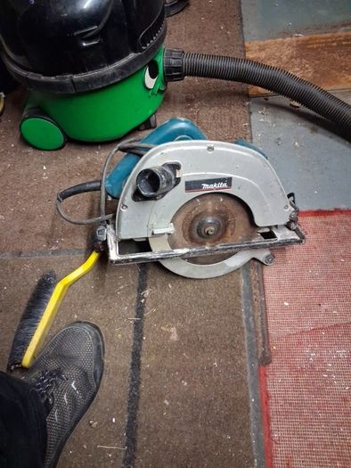 makita 7 inch circular saw.