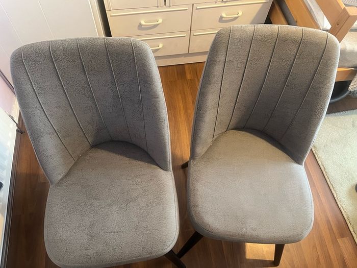 Extendable Table & 6 Chairs