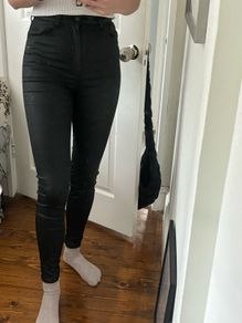 Zara black coated skinny jeans high waisted size 6/8
