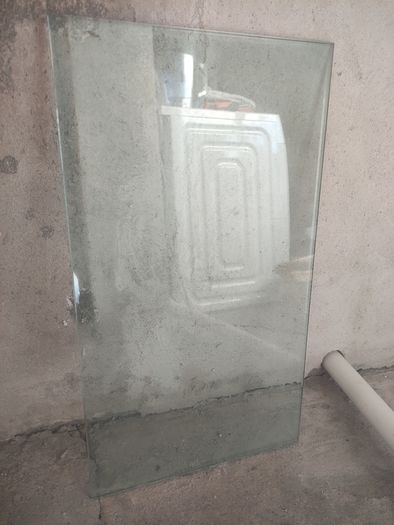 One piece of tempered glass dimensions 60 34 cm
