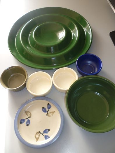 Giant Serving platter, Ramekins, Bowls, Dish. Plate. Moville. 8 ITEMS