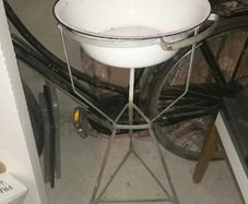 vintage standing wash basin