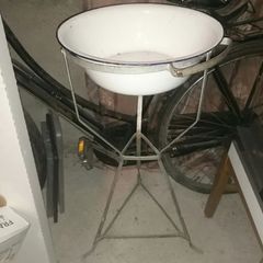vintage standing wash basin